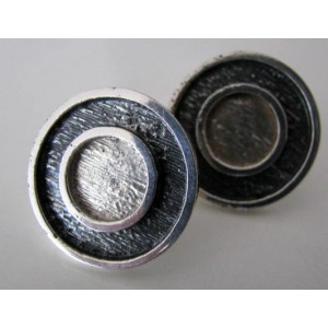 Brdr B: cool space round cufflinks 